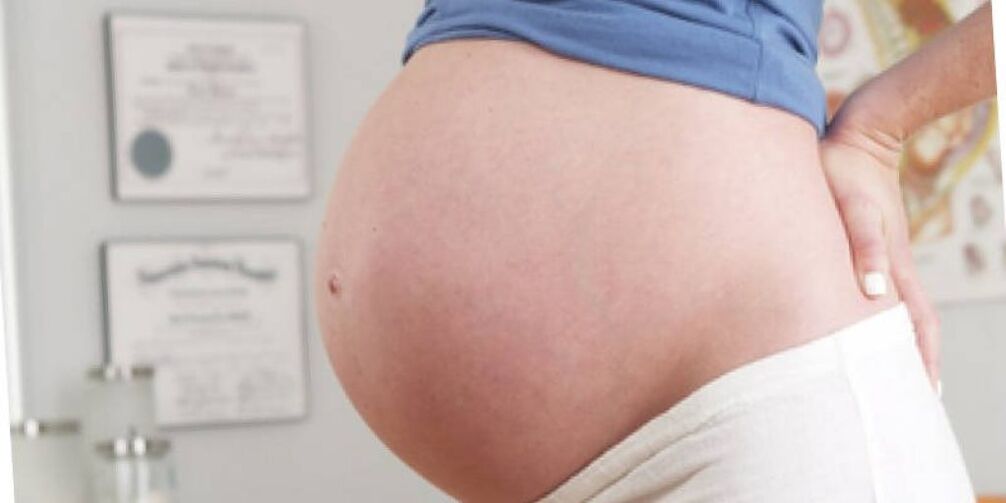 Hamilelik sırasında kadınlar sıklıkla bel bölgesinde sırt ağrısı yaşarlar. 