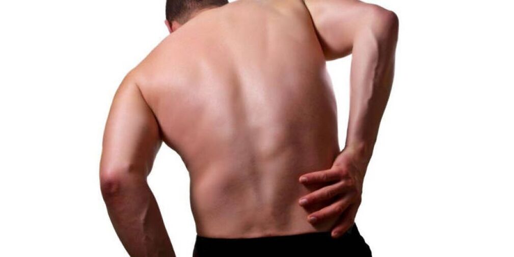 Sağdaki bel bölgesindeki ağrı çoğunlukla iç organların hasar görmesinden kaynaklanır. 