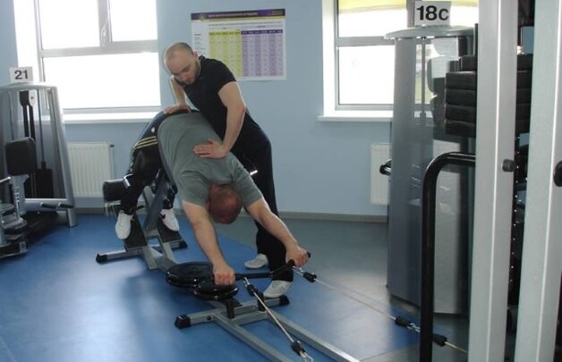 Lomber'in osteokondrozu için medya beden eğitimi