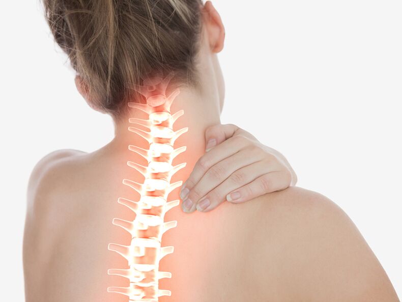 Servikal osteokondroz donuk veya keskin ağrı olarak kendini gösterir